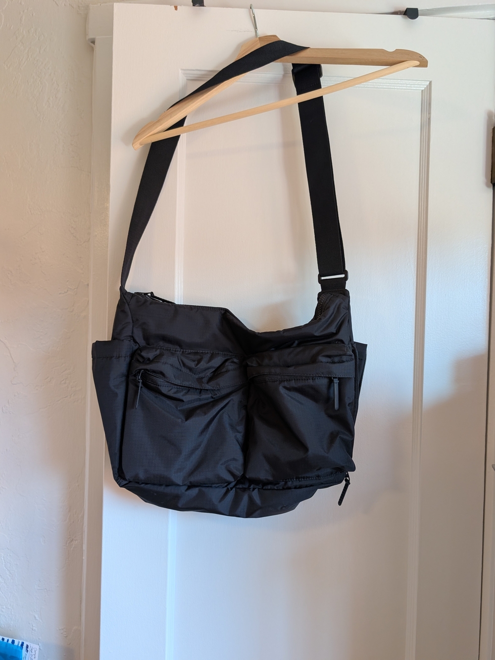 Uniqlo Multi Pocket Shoulder Bag